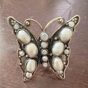 Pretty silver and pearl butterfly ring